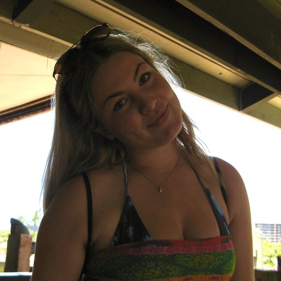 Meet your Posher, Hailey - Picture 1 of 1